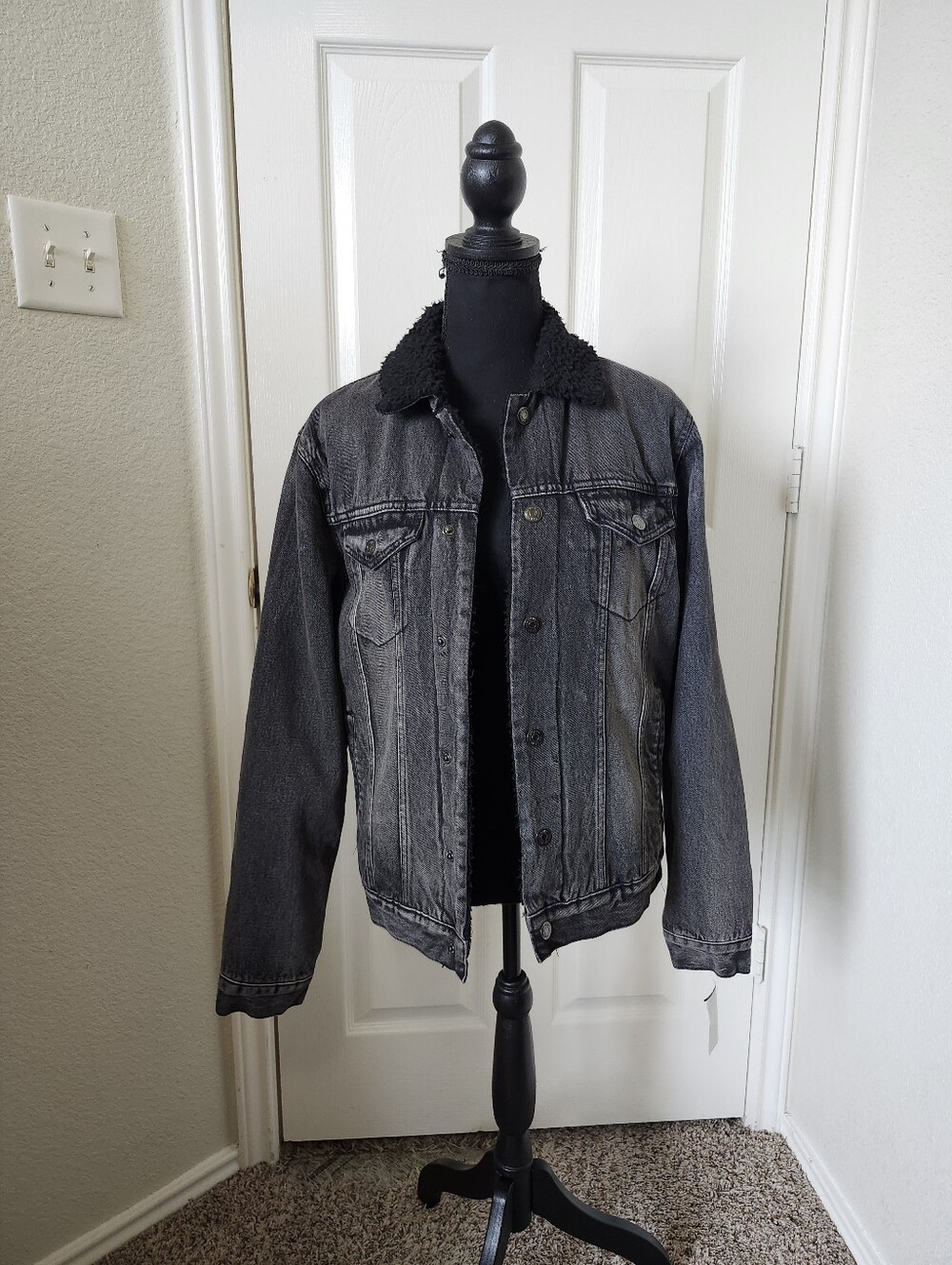 Dkny Black Washed Denim Sherpa Lined Collar Jean Jacket S